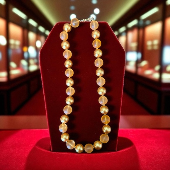 Jewelry - Peach and Gold Beads